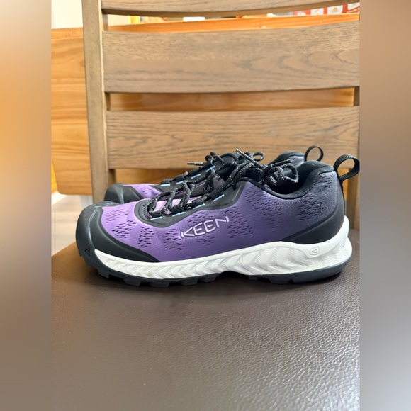 Keen Women's NXIS Speed hiking shoes in a purple colorway size 8.5 - Picture 4 of 11